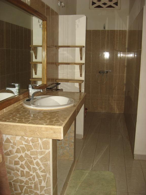 Babao Hotel M'Bour Bilik gambar