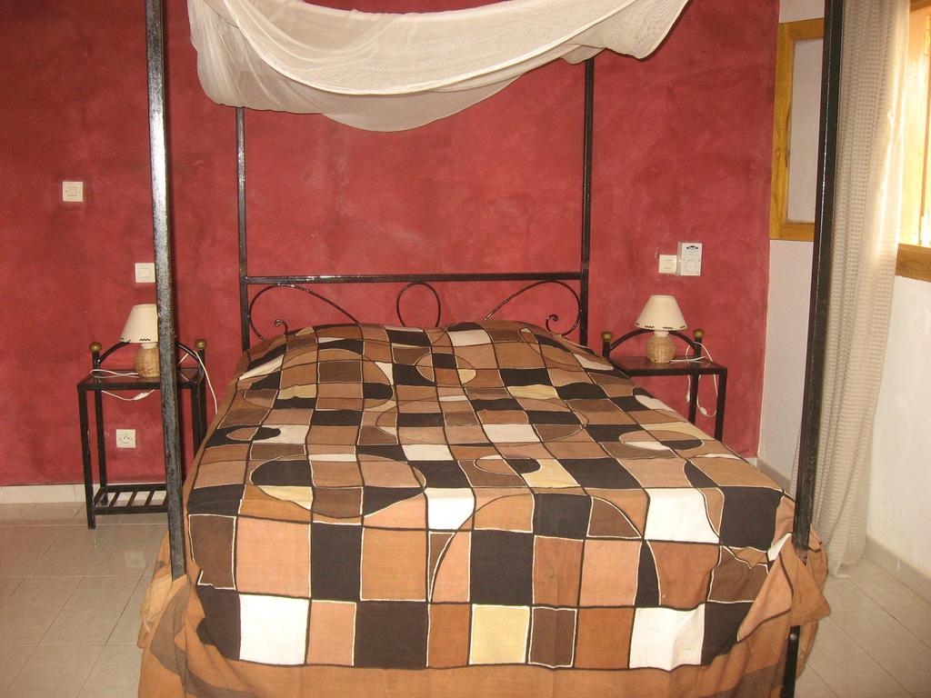 Babao Hotel M'Bour Bilik gambar